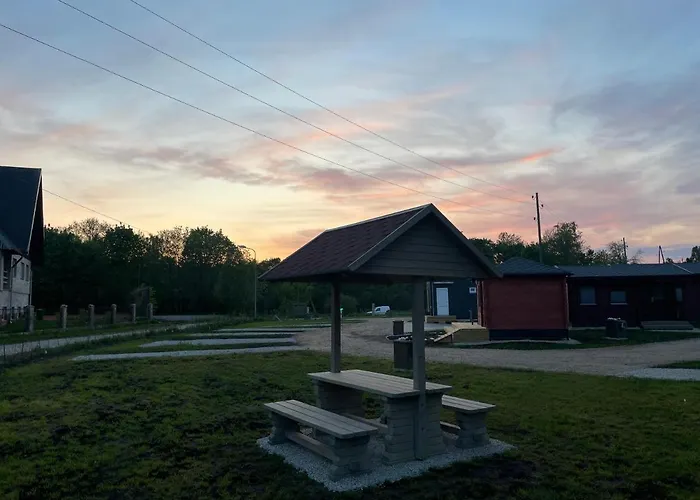 Womocamp Holzhuette 2