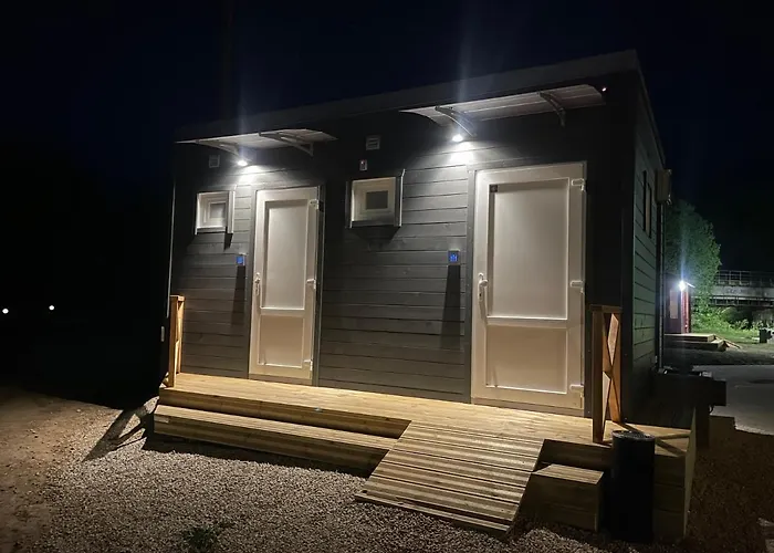 Womocamp Holzhuette 2