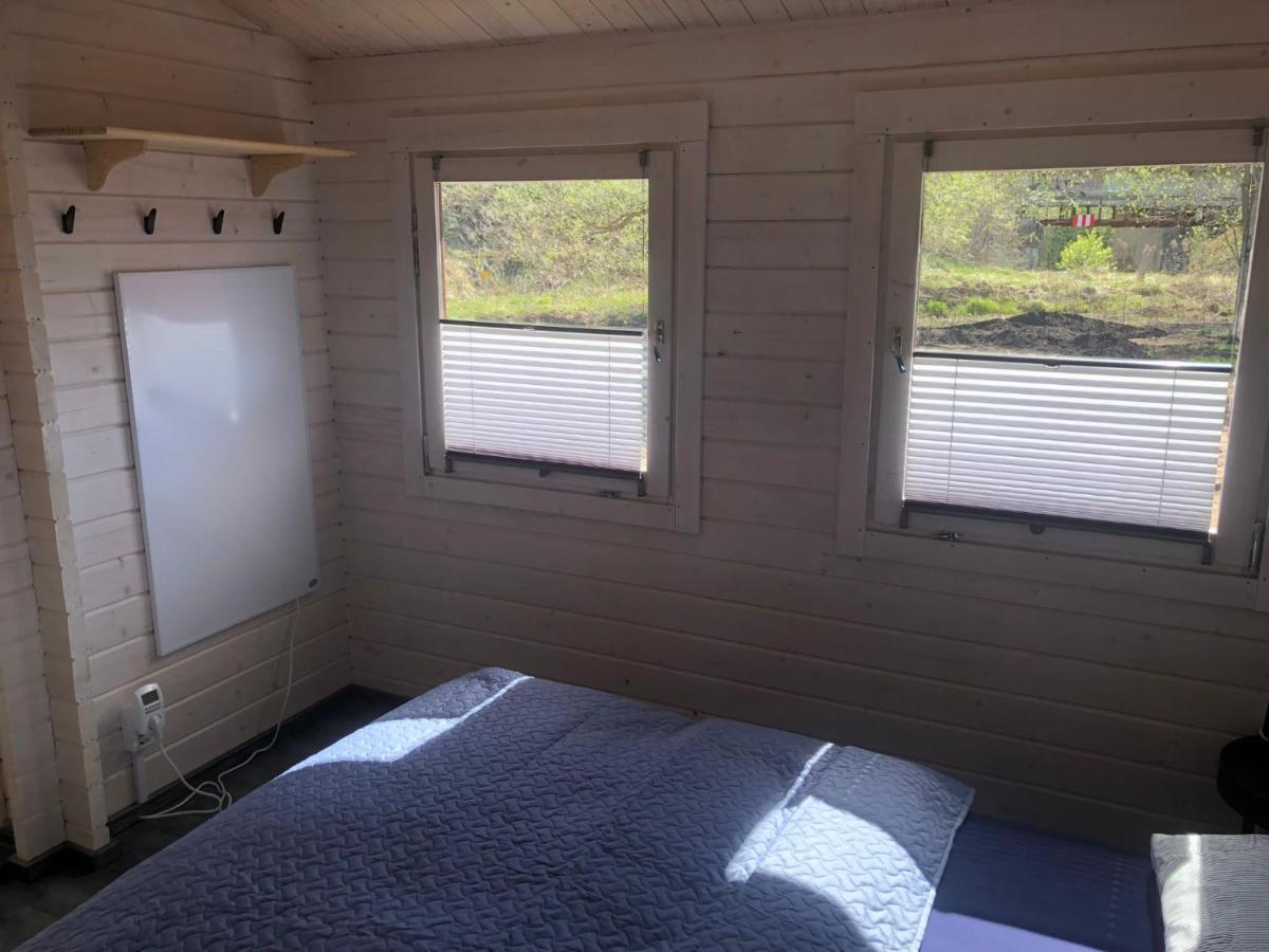 Womocamp Holzhuette 2 *